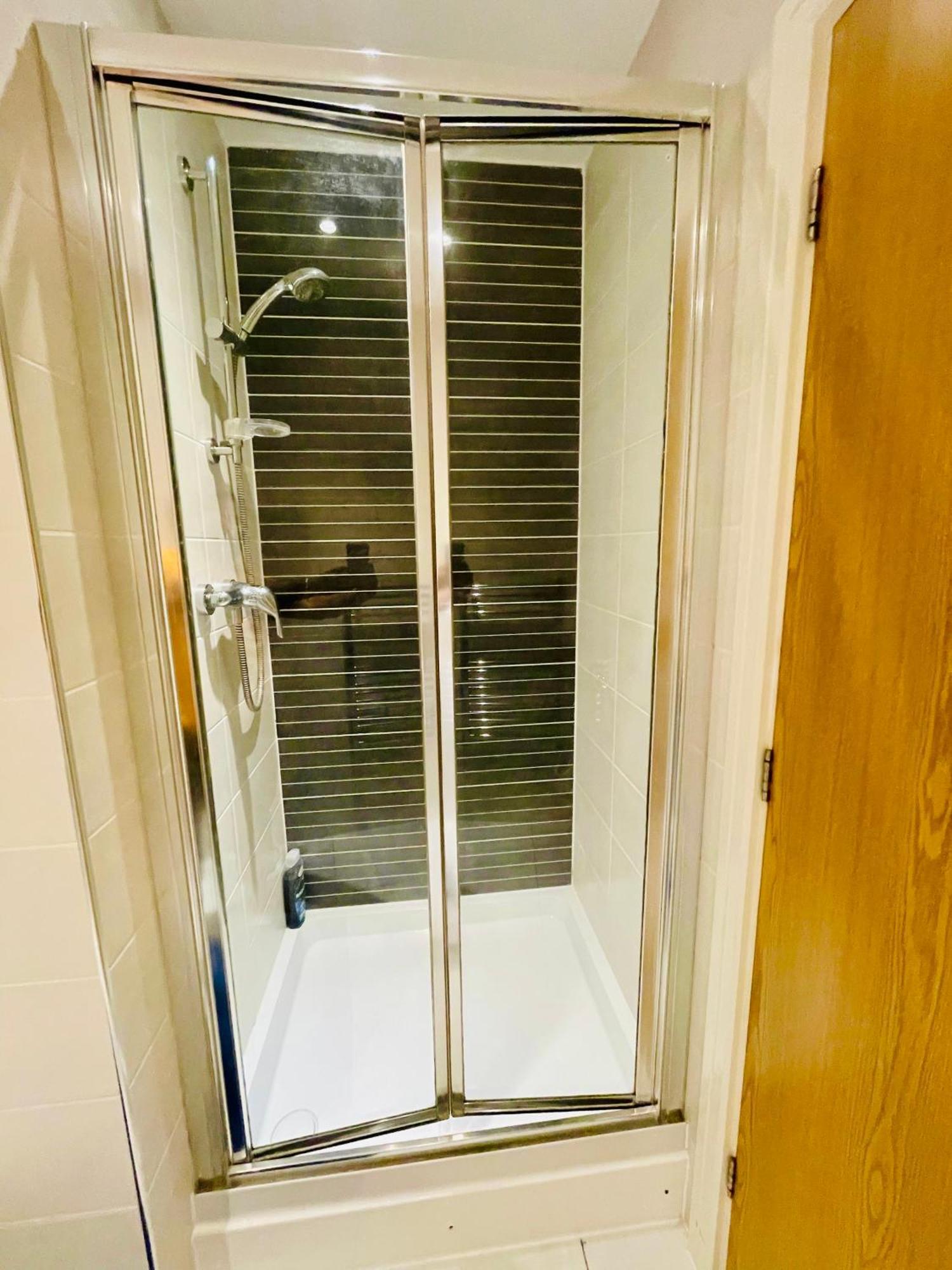 2 Bed Luxury Flat Nxt To Station Appartamento Londra