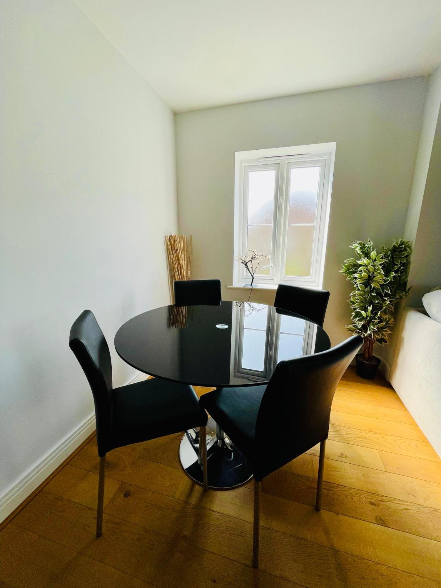 2 Bed Luxury Flat Nxt To Station Appartamento Londra